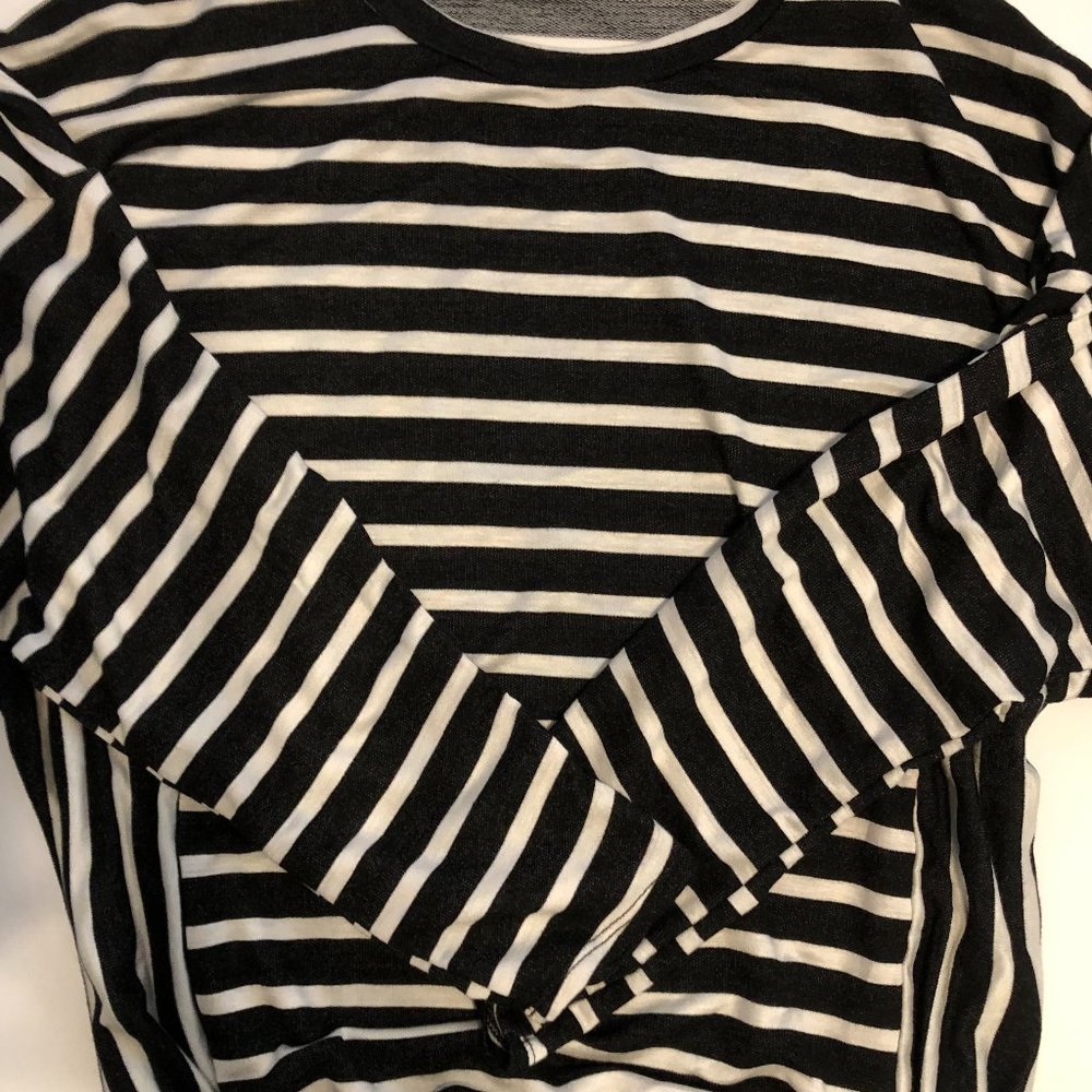 NWOT Black and White Top